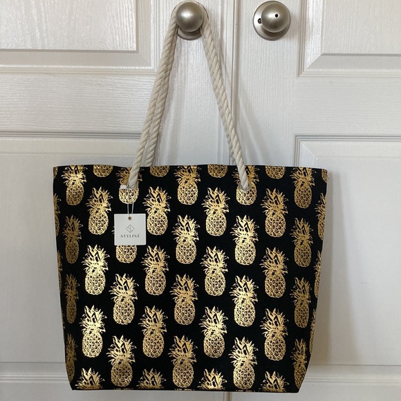 Jumbo Black & Gold Foil Pineapple Beach Tote - Picture 7 of 10